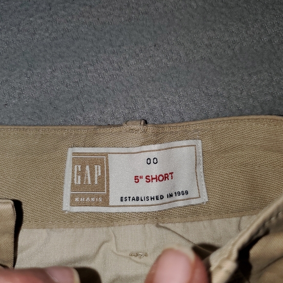 Gap 5" Shorts - Picture 3 of 3